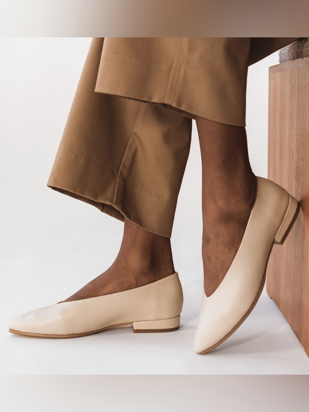 Poppy Barley Valencia Flat | NWOT | 7.5-8